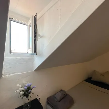 Santos Apartment In Central Lisbon With River View-3
